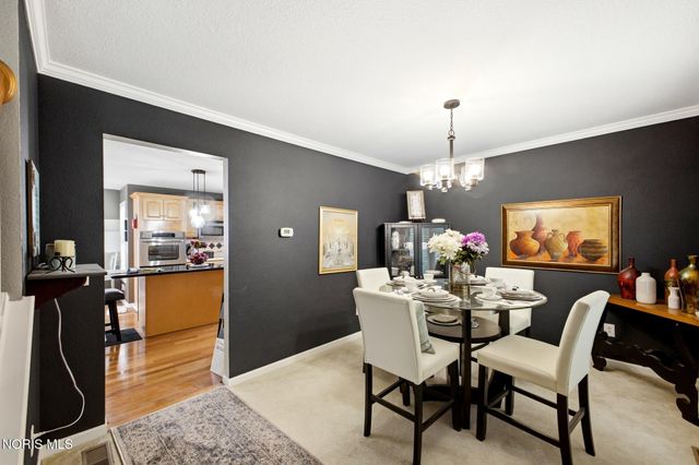 6840 Wexford Hill Lane, Holland, OH 43528