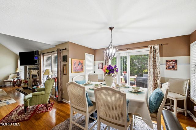 6840 Wexford Hill Lane, Holland, OH 43528