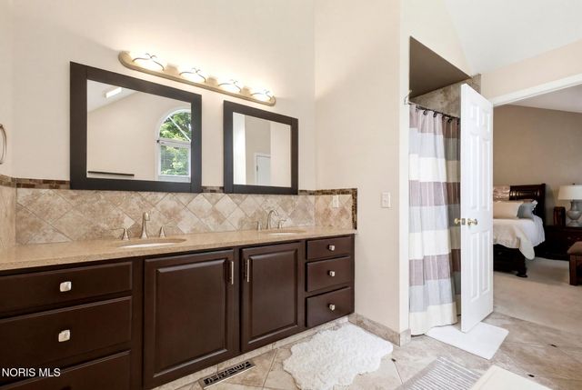 6840 Wexford Hill Lane, Holland, OH 43528