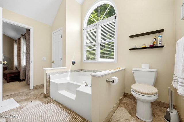 6840 Wexford Hill Lane, Holland, OH 43528