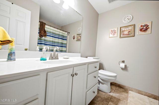 6840 Wexford Hill Lane, Holland, OH 43528