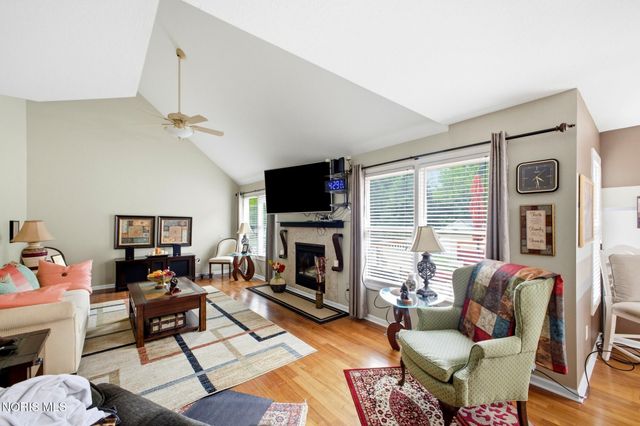 6840 Wexford Hill Lane, Holland, OH 43528