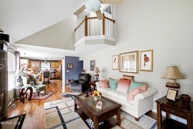 6840 Wexford Hill Lane, Holland, OH 43528