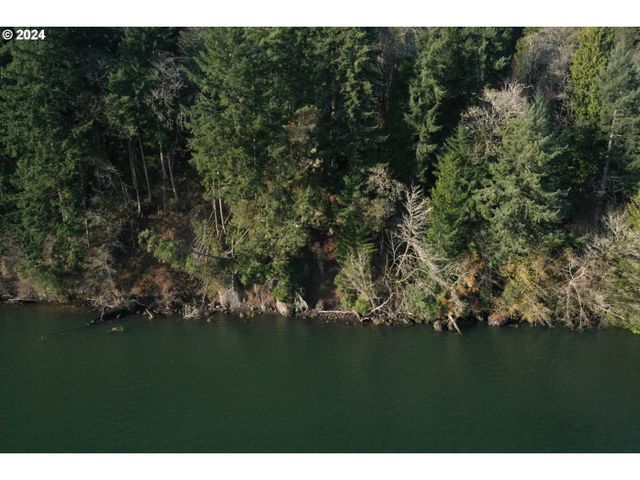 26 EDGE WATER Dr, Cathlamet, WA 98612