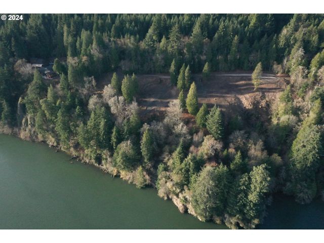 26 EDGE WATER Dr, Cathlamet, WA 98612