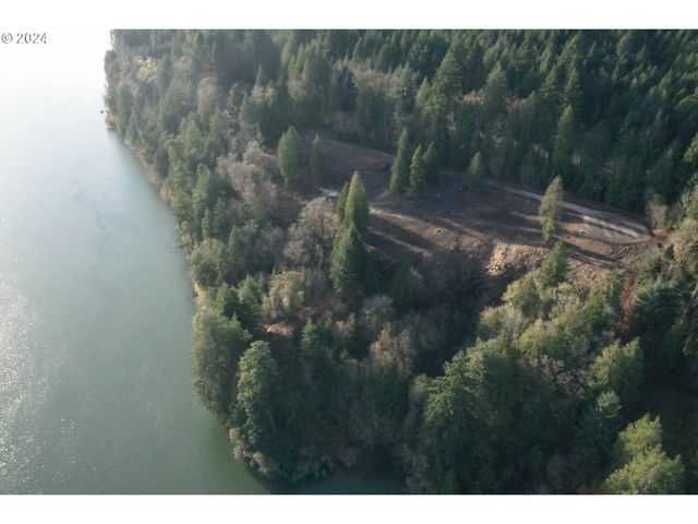 26 EDGE WATER Dr, Cathlamet, WA 98612