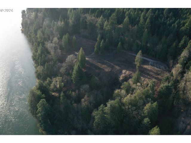 26 EDGE WATER Dr, Cathlamet, WA 98612