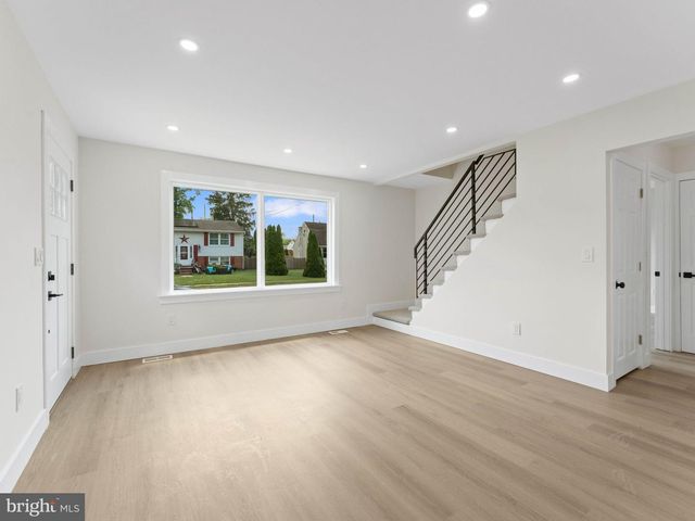 607 W MADISON AVE, Magnolia, NJ 08049