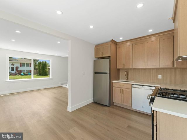 607 W MADISON AVE, Magnolia, NJ 08049