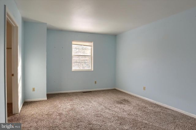 1066 W FOXCROFT DR, Camp Hill, PA 17011