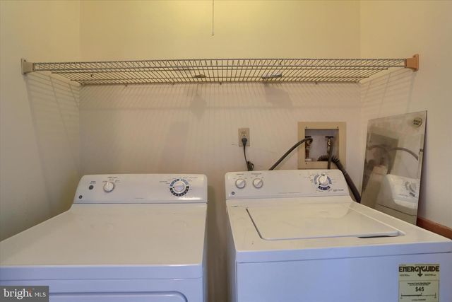 1066 W FOXCROFT DR, Camp Hill, PA 17011