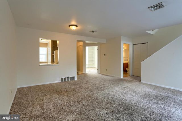 1066 W FOXCROFT DR, Camp Hill, PA 17011