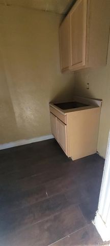 4037 Pleasant Street, St Louis, MO 63107