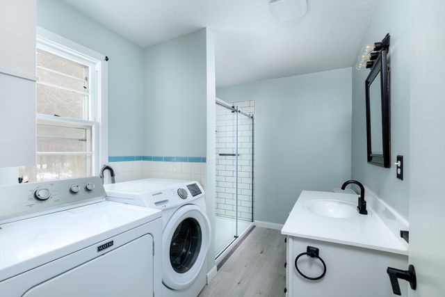 105 Railroad St, Belchertown, MA 01007