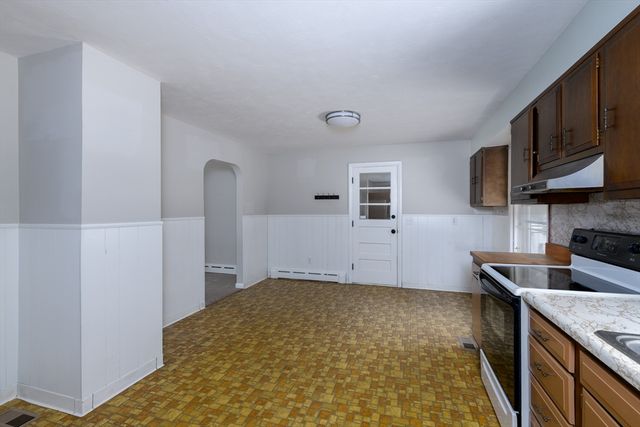 105 Railroad St, Belchertown, MA 01007