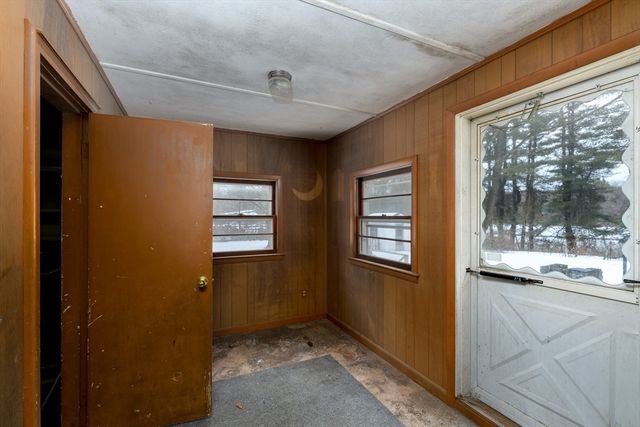 105 Railroad St, Belchertown, MA 01007