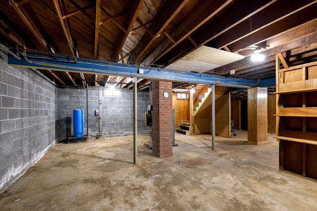 105 Railroad St, Belchertown, MA 01007