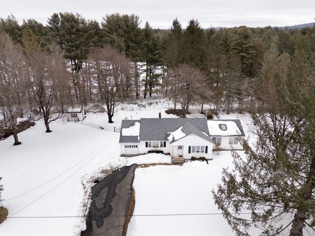 105 Railroad St, Belchertown, MA 01007