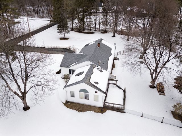 105 Railroad St, Belchertown, MA 01007
