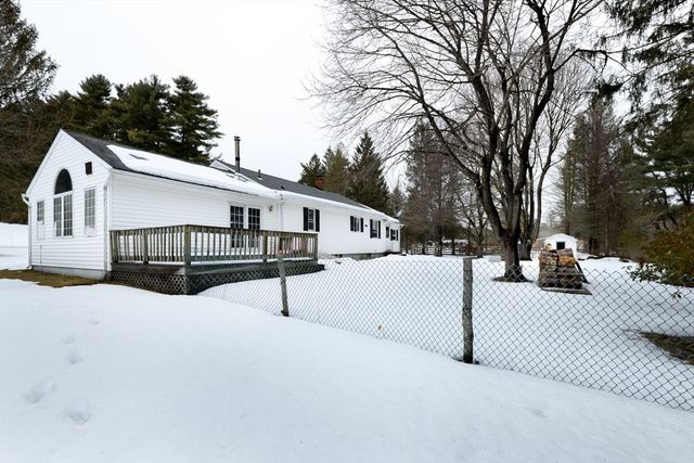 105 Railroad St, Belchertown, MA 01007