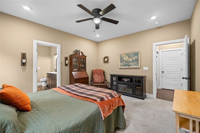 10866 Hodge Lane, Gravette, AR 72736