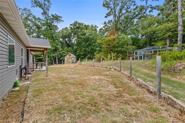 10866 Hodge Lane, Gravette, AR 72736