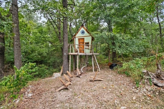 10866 Hodge Lane, Gravette, AR 72736