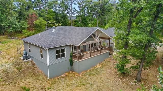 10866 Hodge Lane, Gravette, AR 72736