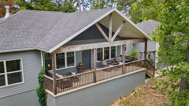 10866 Hodge Lane, Gravette, AR 72736