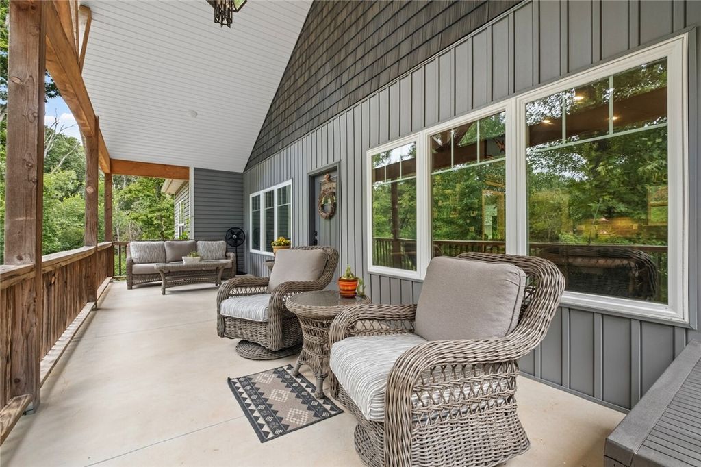 10866 Hodge Lane, Gravette, AR 72736
