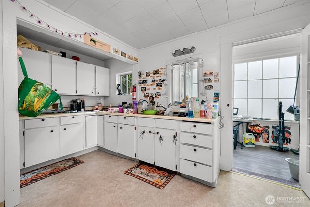 631 N forest Street, Bellingham, WA 98225