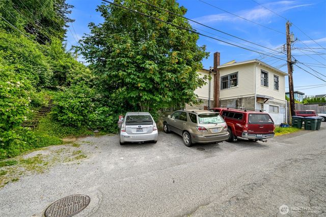 631 N forest Street, Bellingham, WA 98225