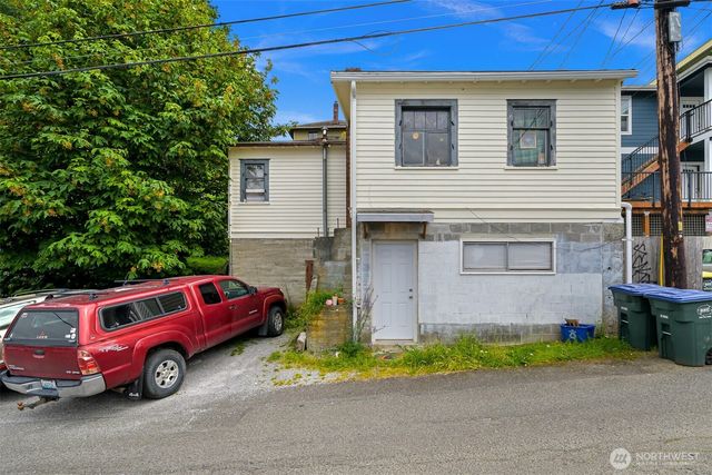 631 N forest Street, Bellingham, WA 98225