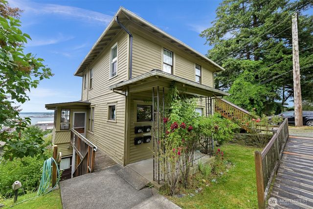 631 N forest Street, Bellingham, WA 98225