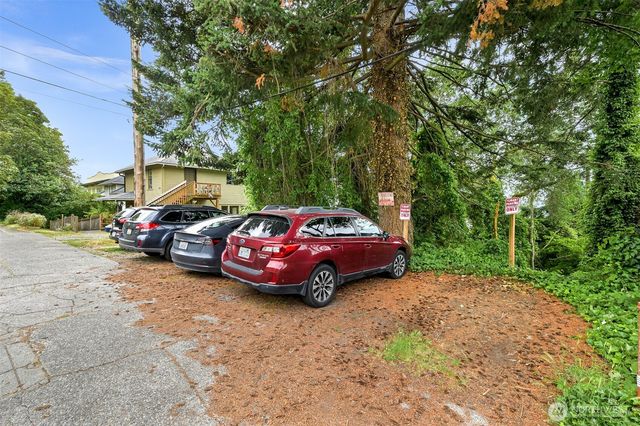 631 N forest Street, Bellingham, WA 98225