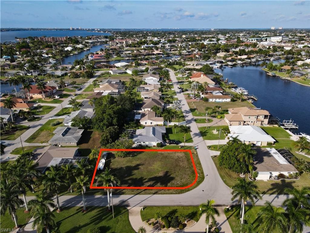 4403 SE 19th AVE, CAPE CORAL, FL 33904 — exterior