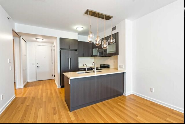 454 W 54TH Street M3, New York City, NY 10019