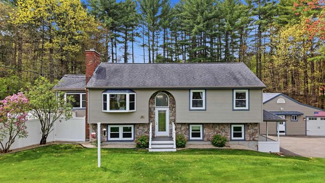 26 Mayflower Drive, Litchfield, NH 03052