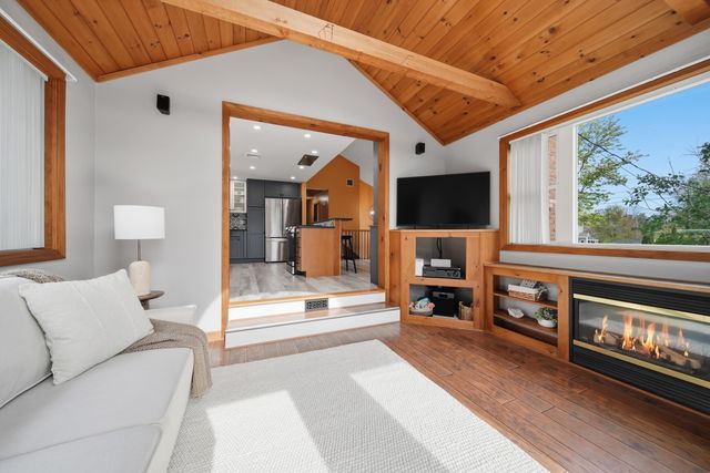26 Mayflower Drive, Litchfield, NH 03052