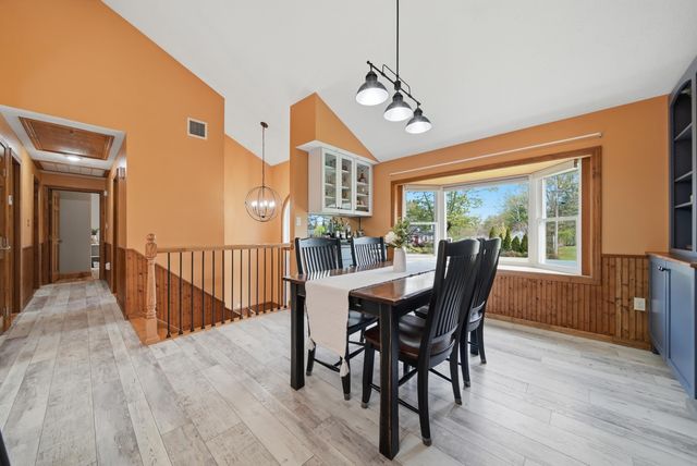 26 Mayflower Drive, Litchfield, NH 03052