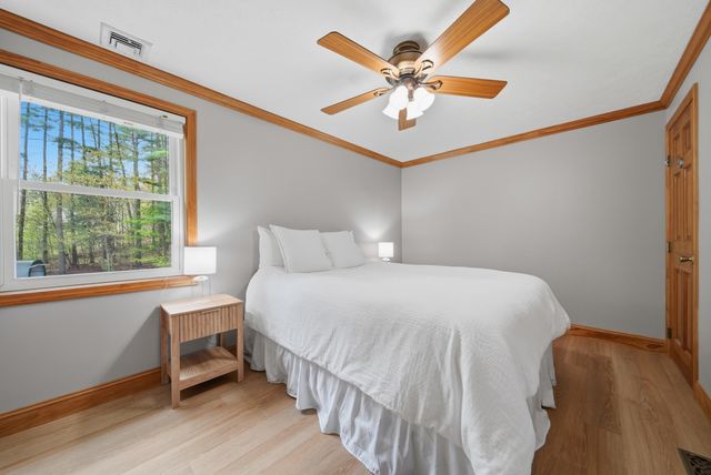26 Mayflower Drive, Litchfield, NH 03052