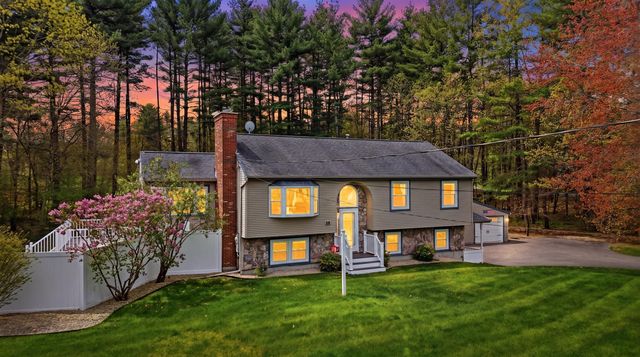 26 Mayflower Drive, Litchfield, NH 03052