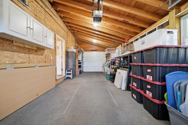 26 Mayflower Drive, Litchfield, NH 03052