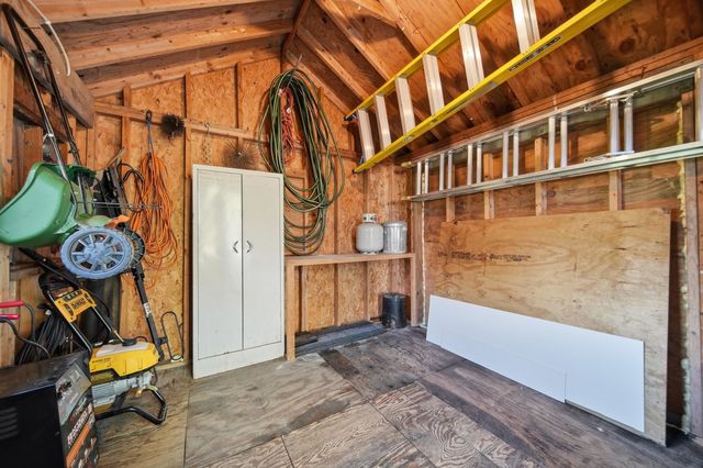 26 Mayflower Drive, Litchfield, NH 03052