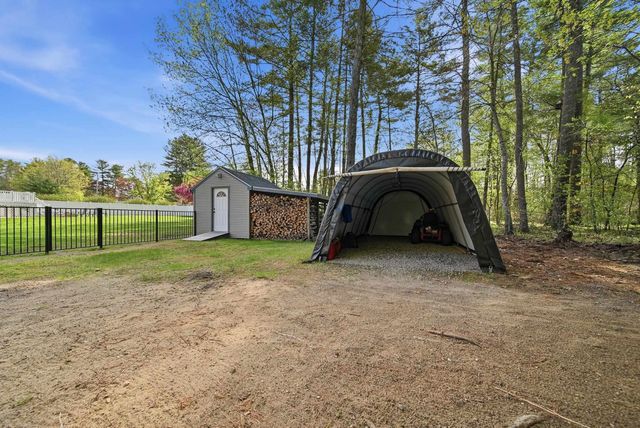 26 Mayflower Drive, Litchfield, NH 03052
