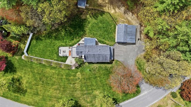 26 Mayflower Drive, Litchfield, NH 03052