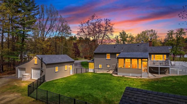 26 Mayflower Drive, Litchfield, NH 03052