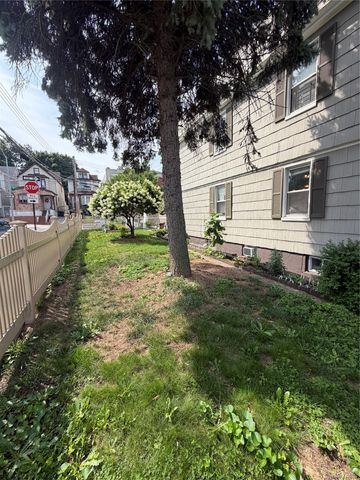 6069 80th Avenue, Ridgewood, NY 11385