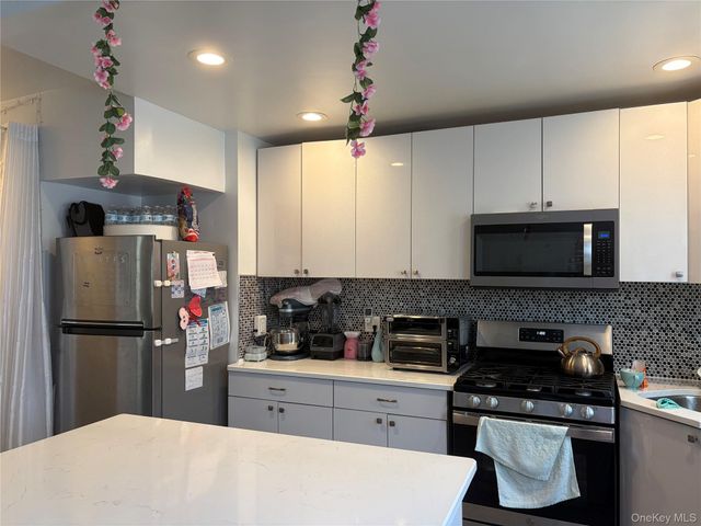 6069 80th Avenue, Ridgewood, NY 11385