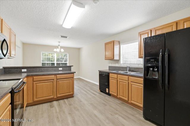 7652 VANDALAY Drive, Jacksonville, FL 32244